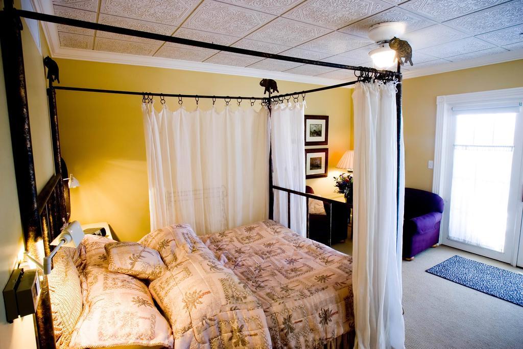 Old Town Guesthouse B & B Colorado Springs Room photo