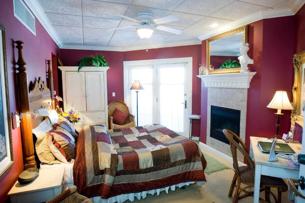 Old Town Guesthouse B & B Colorado Springs Room photo